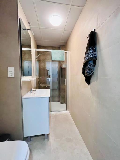 Lovely Apartment Close By City Center Малага Экстерьер фото