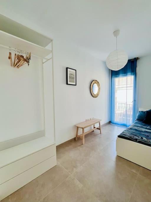 Lovely Apartment Close By City Center Малага Экстерьер фото